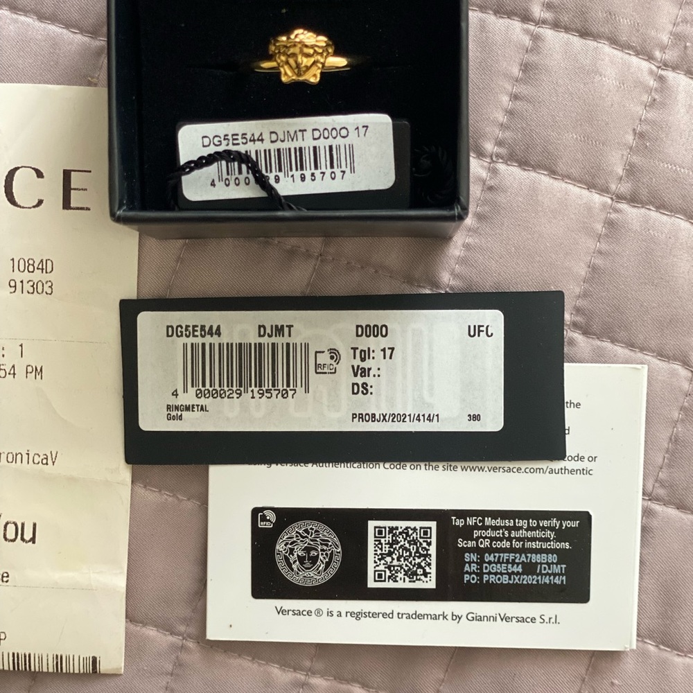 Versace Gold Medusa Ring SizeEU 17 / US 8 - Picture 3 of 5